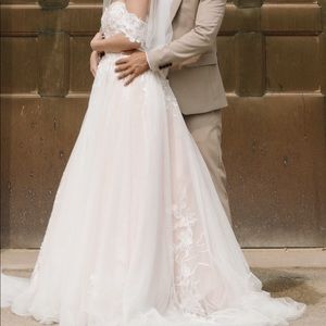 Wedding Dress - SIZE 2, fits XXS-S w/ pearl-detail shawl and elbow-length veil